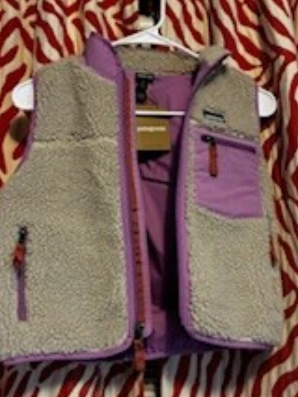Patagpnia Retro X Fleece Childs Vest, Beige & bright purple lining, Size XS - Picture 2 of 7